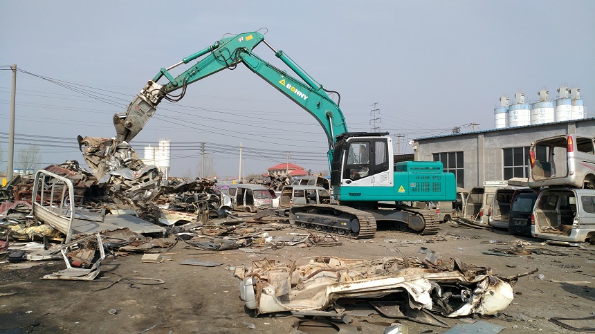 報(bào)廢汽車拆解機(jī).jpg 報(bào)廢汽車拆解機(jī).jpg