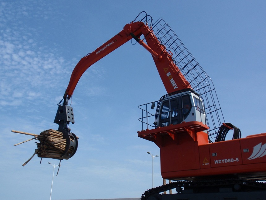 抓木機(jī).jpg 抓木機(jī).jpg