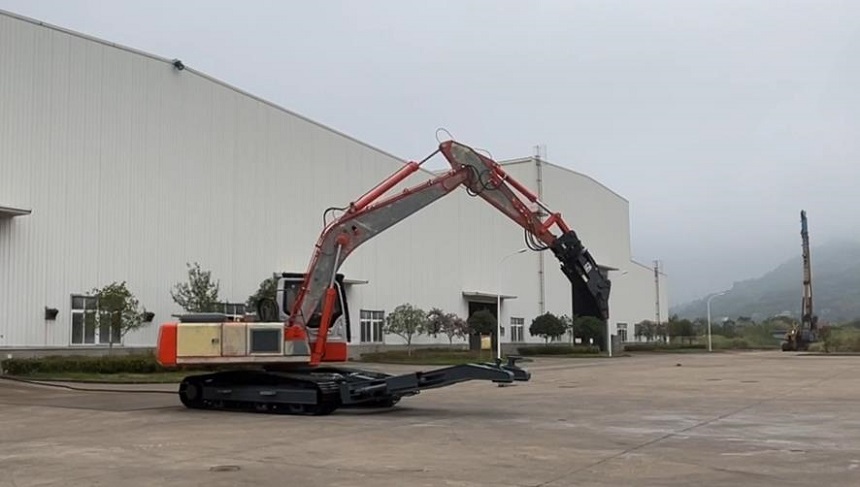 報廢汽車拆解機.jpg 報廢汽車拆解機.jpg