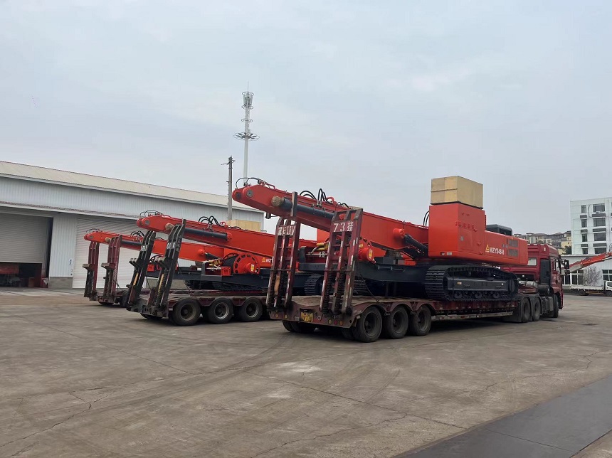 WZYS48-8雙動力抓鋼機(jī)發(fā)貨現(xiàn)場.jpg WZYS48-8雙動力抓鋼機(jī)發(fā)貨現(xiàn)場.jpg